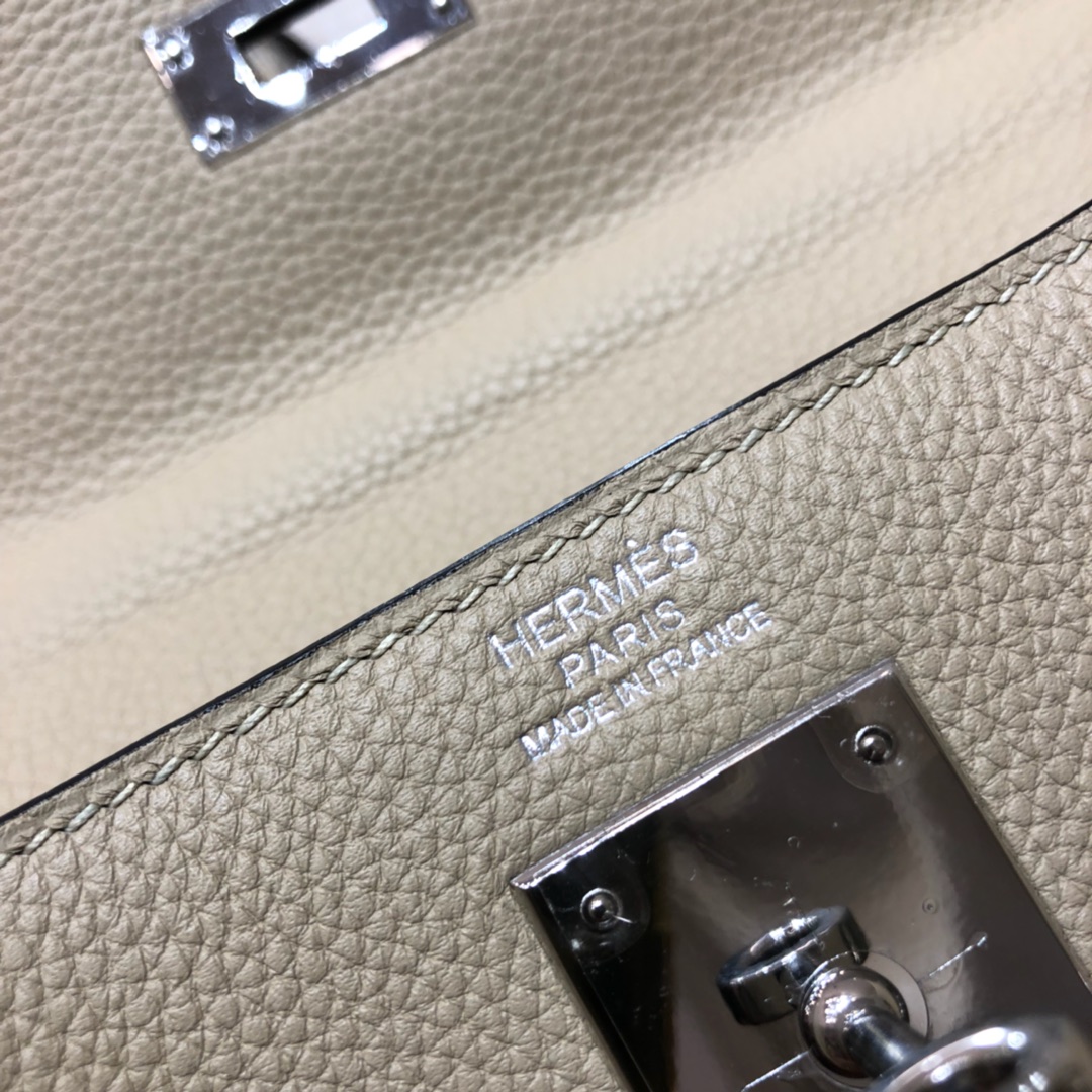 Hermes Kelly 32cm Handbag Shoulder Bag in Pearl Grey Togo Leather